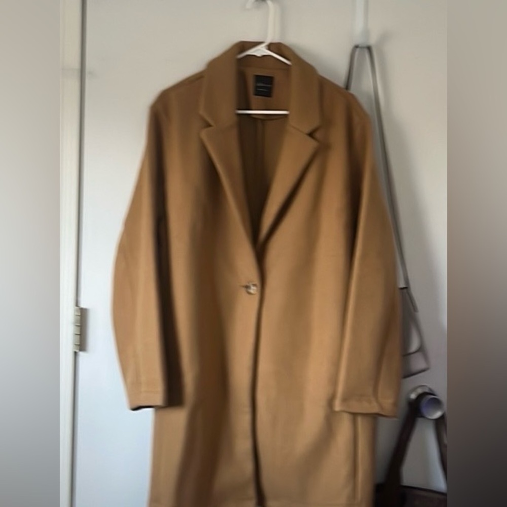 $80 NWT beautiful warm classic coat streamlined slightly heavy yet soft feel A+